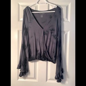 Long sleeve blue top